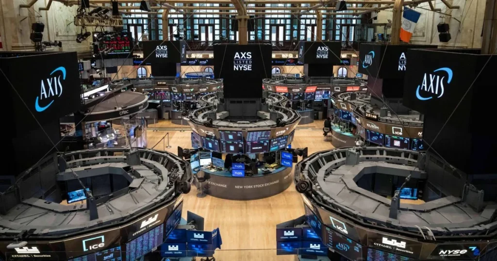 World shares rise as AI optimism persists